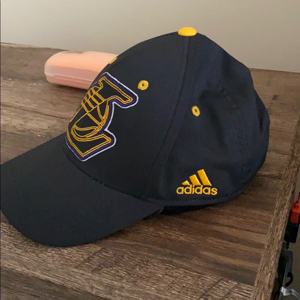 Adidas Lakers Hat - Picture 2 of 5
